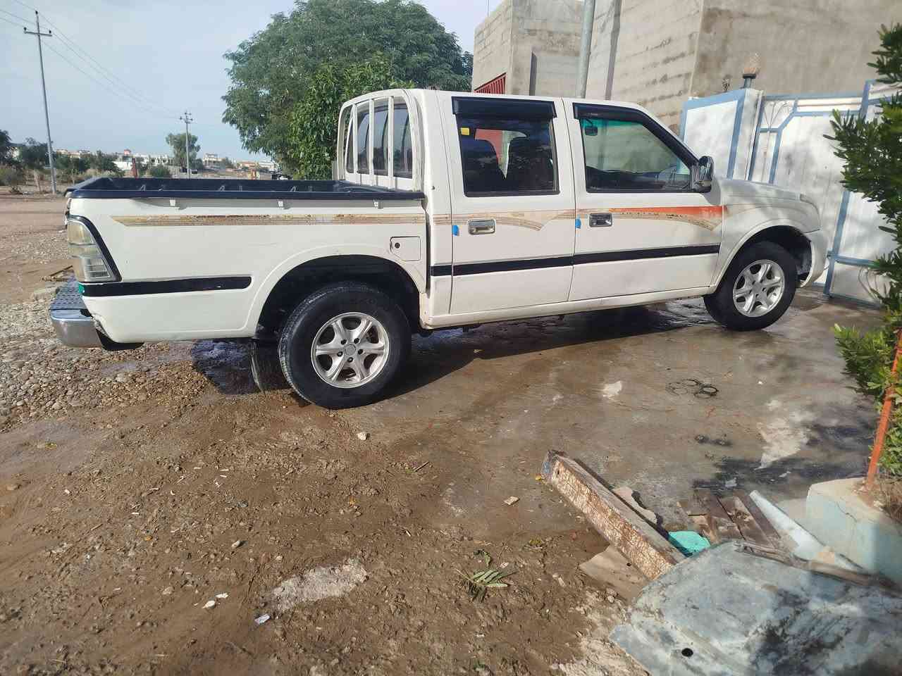 سلام و عليكم
پيكاب گؤناو
موديل 2007مكينه و گير به شه رت
كاره باي مزبوت
بئ بوياغ بئ ده عم و ليدراوي
كتاب منفيسته سعرى
28مجال
شوين كلار رزگاري
***********
