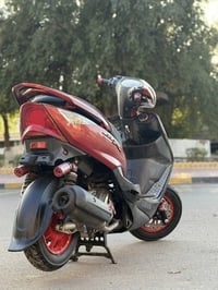 السلام وعليكم ماكس للبيع مكينه بلاديه بس خارج مزود ماابيه اي نقص السعر...