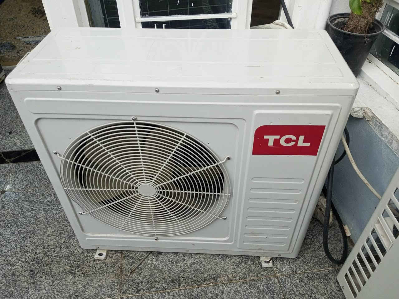 سبلت 3طن من شركة TCL مستعمل موسم واحد شرط بلادي شركه بدون تصليح ولثاني ديلوكس 2ونص طن كنتوري مشدودات بلبيت تفحص وتقتنق وجيب مصلح اذا كال بيهن شي تاخذهن بلاش العنوان النجف الاستفسار بي وتساب ***********
