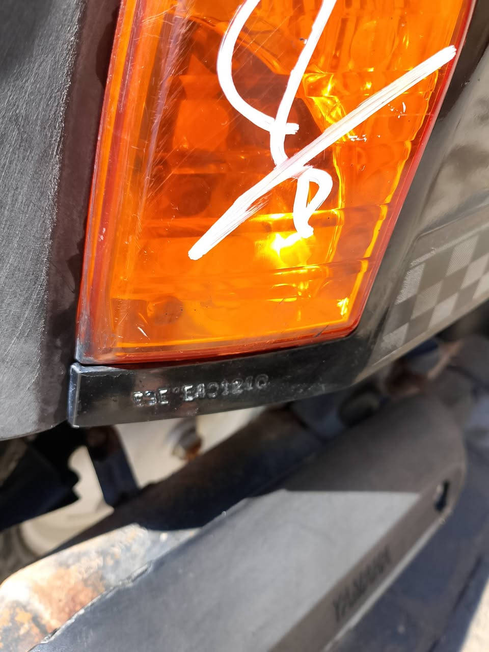 سلام عليكم دراجه للبيع دراجه ما مفتوحه وعل فحص اني ويااك كفرات بلاديه مو تجاريه ومختمات وسودات مختمات ويا لمحرك  كهربائيات كله شغال سلف اشاير 
ما عدا جامه مال عداد مكسورا يرادلها تبدل بس 
مكاني بصره نجيبيه
سعر 925وبيها مجال 
تواصل واساب بس ***********
