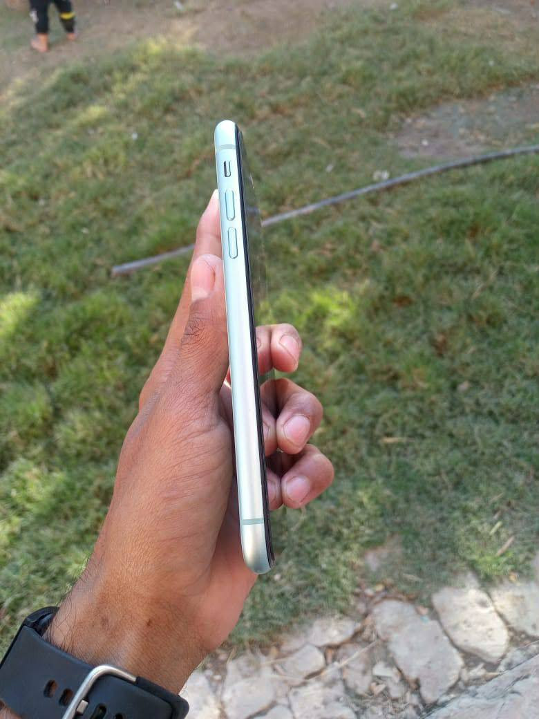 السلام عليكم 11 عادي بلادي مامفتوح دبل خط نضيف شخط. مابي ذكرته
128. نموذج m بطاريه. 72. محدث جهازع ايدي للمراوس بأحدث 12 برو ماكس او 13 برو ماكس. الفرق موجود 
المكان بغداد حي الجهاد 

رقم الواتس للتواصل 
***********
