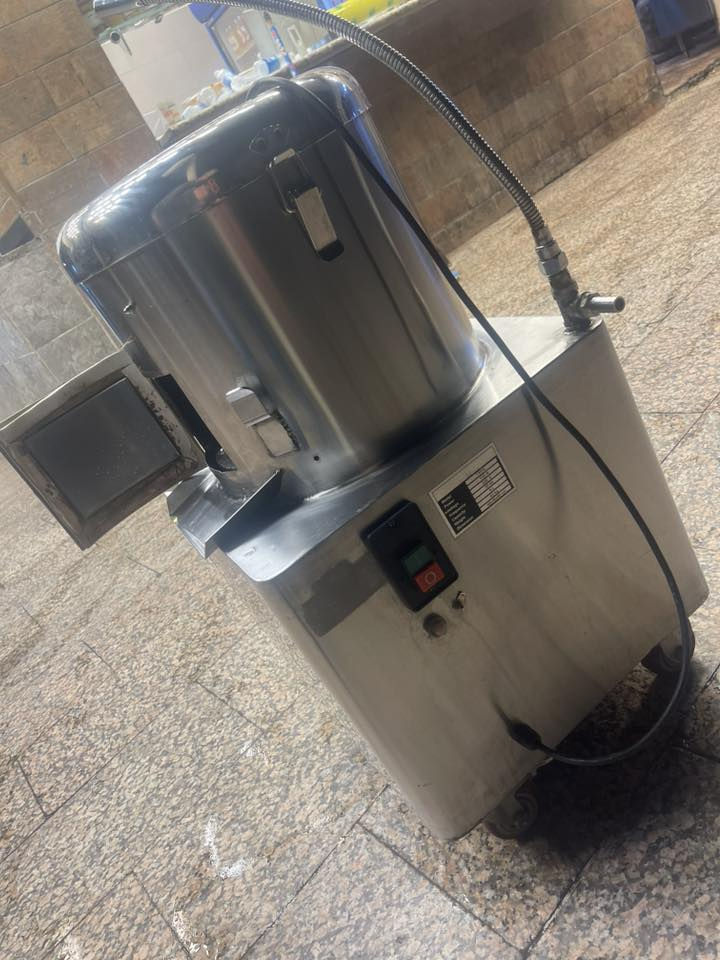 قشارة بطاطا + قطاعة للبيع كلش نظيفات استخدام قليل رايدهن ب 500 الف للاستفسار ***********
