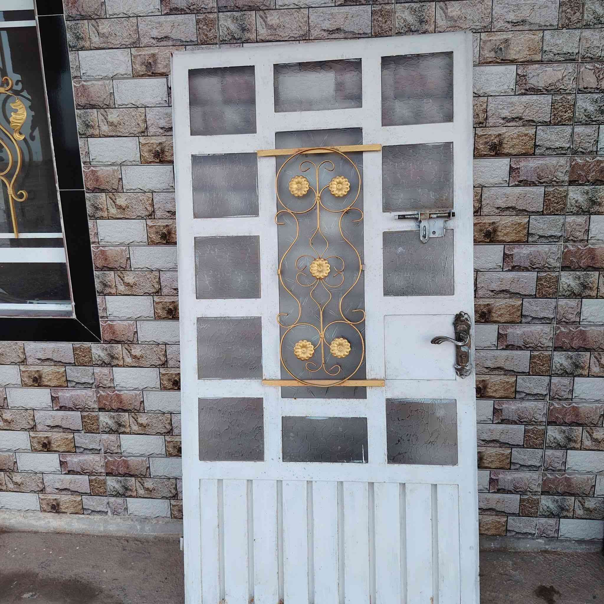 السلام عليكم.. ابواب عدد 2بدون ملبن جدد حيل انظاف 
سعر الواحد 100وبي مجال
 ***********
