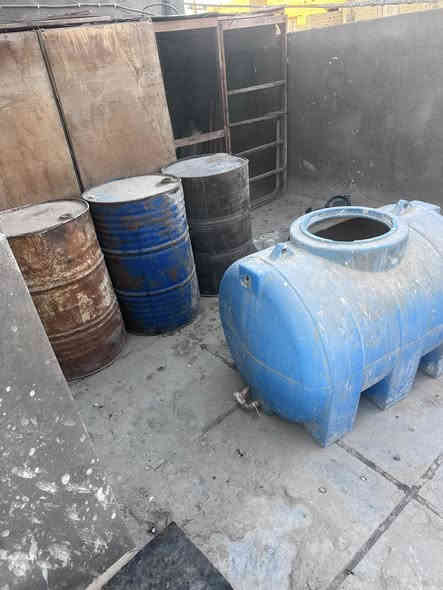 تانكيات نضيفات السعر كلهن 90 الف مكان ناصريه مركز ***********
