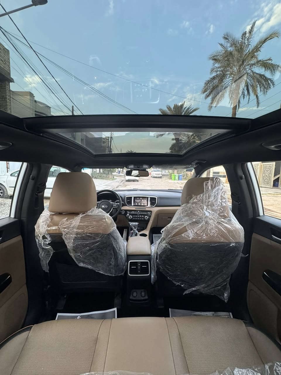 تحية طيبه
سبورتج خليجي موديل ٢٠٢٠ (جي تي لاين)
Gt lien
رقم بغداد الدولي الجديد
 مشروع وطني 
مجددة ٥ سنوات الى سنة ٢٠٣١
اللون ابيض 
ماشية ٤٣ الف كم فقط 

 🔺السيارة مكفولة كفاله عامة من كلشي (كفالة من الصبغ والتبديل وتعديل والحالوب وكلشي كفالة عامة)

🔺ضمان (الشركة الدولية ٥ سنين)
طبعاً ال جي تي لاين مواصفات معروفة اعلى مواصفات بلسنبة للسبورتج 

فوووووول مواصفات 
مواصفاته /
⬅️بانوراما 
⬅️بصمة تشغيل
⬅️بصمة ابواب
⬅️ تشغيل عن بعد
⬅️جنطة كهرباء + ذكية
⬅️كير بوكس ٦ نمر
⬅️شاشة أبل كار بلي 
⬅️هاند بريك بصمة
⬅️اريل نفكيشن
⬅️كراسي ٢ كهرباء
⬅️كاميرا دوارة 
⬅️حساس امامي 
⬅️حساس خلفي
⬅️محرك ٢٠٠٠ دوش
⬅️داخل جلد لونين حمصي اصلي 
⬅️نضام ترحيب 
⬅️مراية جانبيه متحركه مع اضائة فلشر
⬅️كشاف زنون رباعي
⬅️اوتو هولد
⬅️نضام نزول منحدرات
⬅️البك لايت لد 
⬅️مدخل يو اس بي 
⬅️بلوتوث
⬅️مخرج طاقة ثلاثي
⬅️لد نهاري
⬅️شاحن واير لس 
⬅️نضام اي بي سي
⬅️كتات جي تي امامي 
⬅️كتات جي تي خلفي
⬅️فول تحكم ستيرن 
⬅️الترايش برونز
⬅️دوس كروم
⬅️ماسحات اوتو
⬅️اشاير بلمري
⬅️ثلاثة انضمة قيادة
⬅️ويل ١٩ 
⬅️الداخل اسود لماع مميز
⬅️الستيرن رياضي D 
⬅️اوتو ميديا
⬅️المراية الوسطية اوتو تدم
⬅️دوسات الامنيوم
⬅️كشنات رياضي
⬅️نضام ايزو فكس 
⬅️برده جنطة خلفية 
⬅️شاحن واير ليس  
⬅️شفتات مقود الستيرن
⬅️كشافات هيلوجين زنون أبيض
⬅️الاضاءه الداخليه لد أبيض
⬅️ايرباكات فول عدد ١٠
⬅️يدات نيكل 
⬅️قطعتين تبريد
⬅️علامة سبورتج بلابواب

🔺السيارة بعده ع وضعية الشركة النايلونات الفابلون جميع العدة بعده ع وضع الشركة 
حتى البصمة الثانية بعد بنايلون الشركة 

واضافة السيارة ع وضعيته من الشركة لان ع نفس الايد وحده من استلامة 
الفابلون الداخلي والخارجي اكثريته موجوده من استلامه 

🔺وطبعاً السيارة داخلة هزه جديدة قبل ايام 
ومجددة السنوية ٥ سنوات الى ٢٠٣١
ومحول الارقام الجديدة الدولية
وب اسمي
 ومن كلشي كاملة يعني الياخذه ميحتاجله شي 
تحويل ثاني يوم

السياره سعره ٢١٦ ورقة
(دفتيرن و ١٦ )
ومكان السيارة بغداد
وهذا رقمي 
***********
