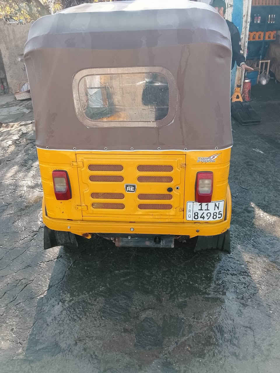 سلام عليكم تكتك 2019/11/29 داخله بلا 20 نضيفه التكتك وخير من الله مكاني بلديات مقابل نادي صناعه السعر 6 وربع وبيه مجال حك الجيه رقم الهاتف  ***********
