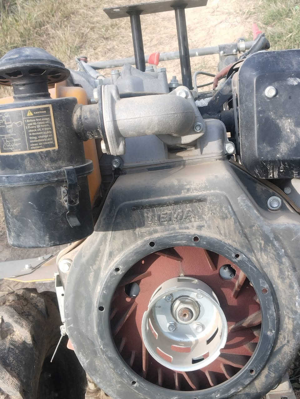 كاروبه للبيع مامستخدمه هواي غراضها موجوده تواير جديده شغل سلف
للستفسار ***********
