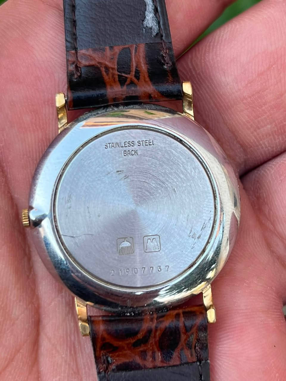 لونجينLONGINES Quartz⚜️🇨🇭

- لونجين كلاسك  إنتاج 1980 ⚜️

- بطارية كوارتز

- تغليف ذهب 20 مايكرو

- قطر 33 ملم

- سير مستبدل

السعر 200$
الاتصال***********
