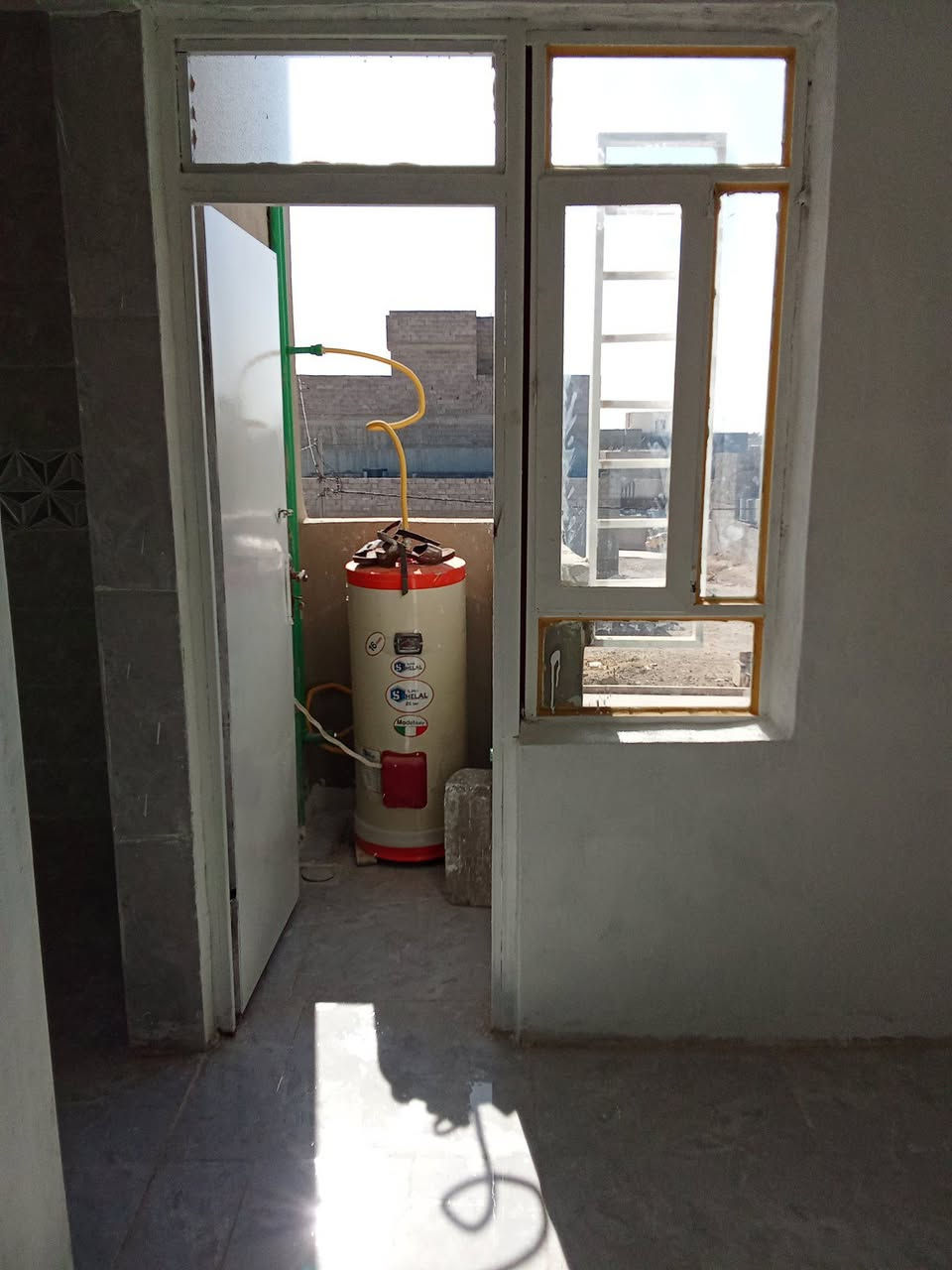 يوجد لدينا  شقه للايجار يارمجه الشرقيه ع سايدين كركوك ***********
