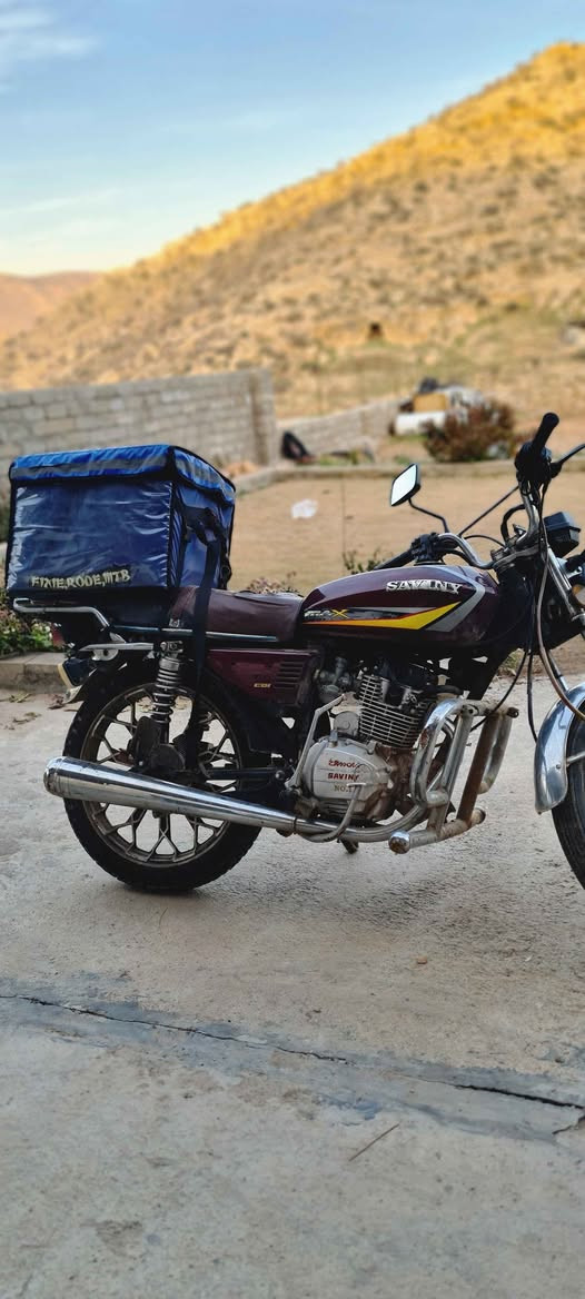 ماتور بو فروتنێ مودێل 2023 ێیە مەکینە 150 ، ماتور گەلەکا پاقژە و بێ مشکیلەیە چانتەژی دگەلە، ئەگەر مشتەریبی پەیوەندیێ ب ڤێ ژمارێ بکە 
موبایل : ***********
سعر: 500 هزار و مەجال Singapore
