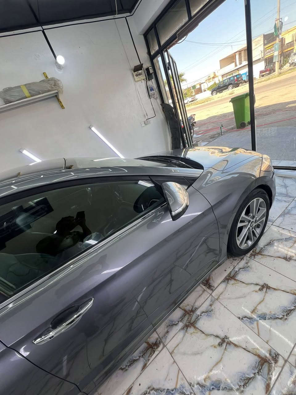 🚗 السلام عليكم النترا 2017 أمريكي فئة LIMITED فول مواصفات 🔥
📍 رقم بغداد | 📄 إنكليزي باسمّي | 🗓️ سنوية 2030
🔧 الحالة:
✔️ هزّة ما صاقطة
✔️ حادث قبق الصندوق والجاملغ الخلفي فقط بدون ايرباك
✔️ السياره كلهت ليبل واحد عدا قبق الصندوك
✔️ شواصي لغود + حوض كفالة
✔️ محرك وكير كفاله💪حداديه جديده 
✨ المواصفات:
🔑 بصمة تشغيل
🚪 بصمة أبواب
📦 بصمة جنطة
🔁 إشارات بالمرايا
❄️ تبريد ممتاز
🎹 ديكور بيانو
📡 رادارات جانبية وخلفية
🛣️ تحديد مسار
🎥 كامرة 360 (دوارة)
⚠️ نقطة عمياء
🔊 سماعات نوع Infinity
📍 حساسات (دمامات) أمامية وخلفية
📦 صندوق ذكي يفتح عند الاقتراب
🔥 تدفئة كشنات أمامية وخلفية
💡 LED لايت
🔦 زنون لايت

♥️شاشه اعطال /شاشه چبيره 
✨ إشارات ترحيبية بالأبواب
السعر 113 وبيها مجال 
***********
