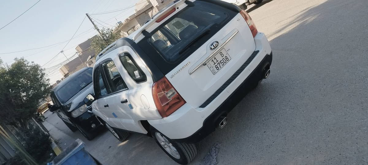 سلام عليكم كيه سبورتج مكينه 2000سياره خليجيه بسمي سياره جديده بكان لسياره بغداد سعره $130 هاذا رقمي ***********
