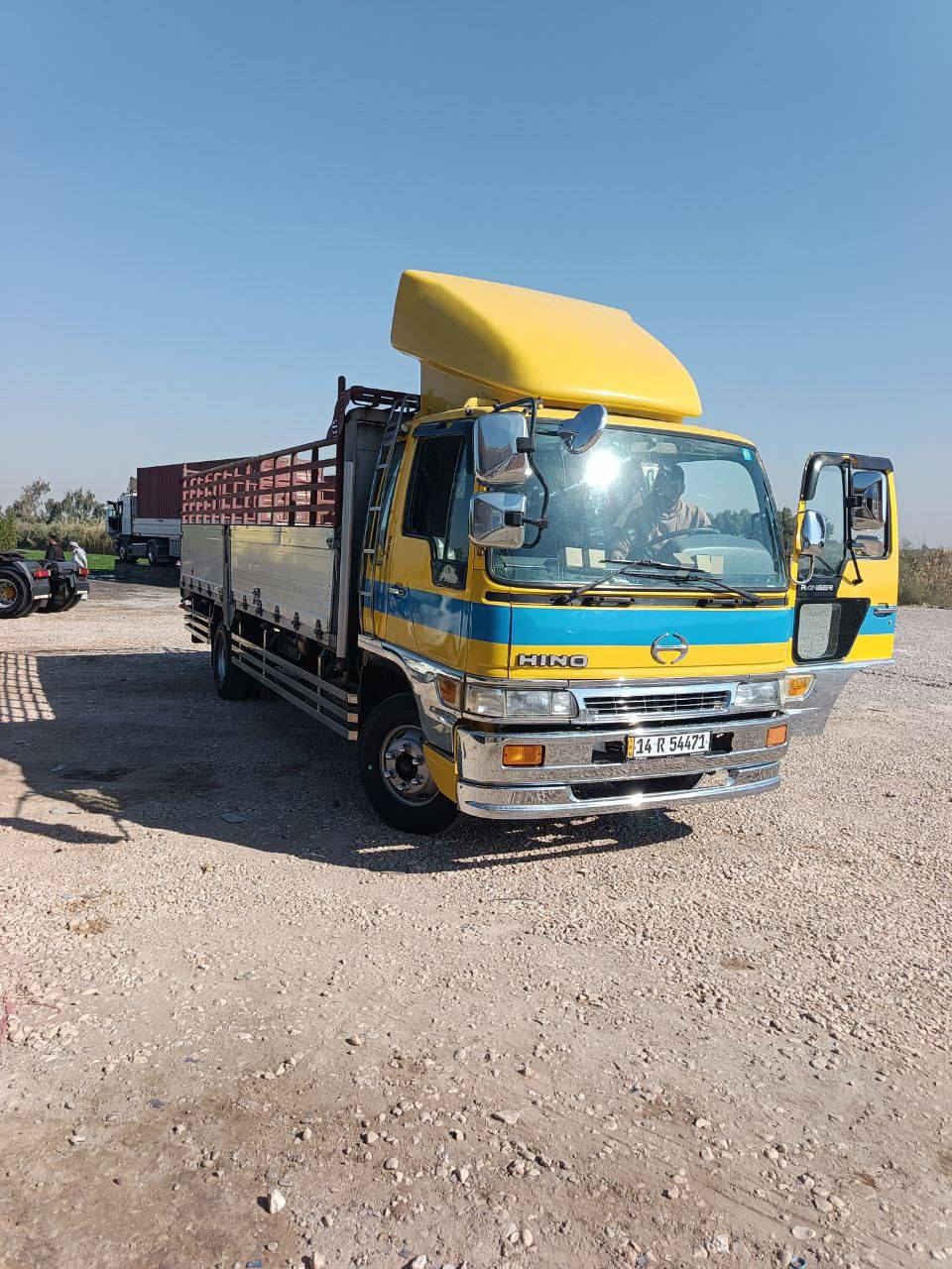 السلام عليكم هينو انكر البيع 
مكينه ٨٠عادي لاصرف ولابخار كفاله 
كير واكسن سوبر سته وربع بلاد 
تخم تاير ١٩ونص امامي ١٧ونص 
رقم بصره نكليزي تحويل ثاني يوم موديل ٩٨ سنويه ٢٠٣١

اتصال ***********//***********
