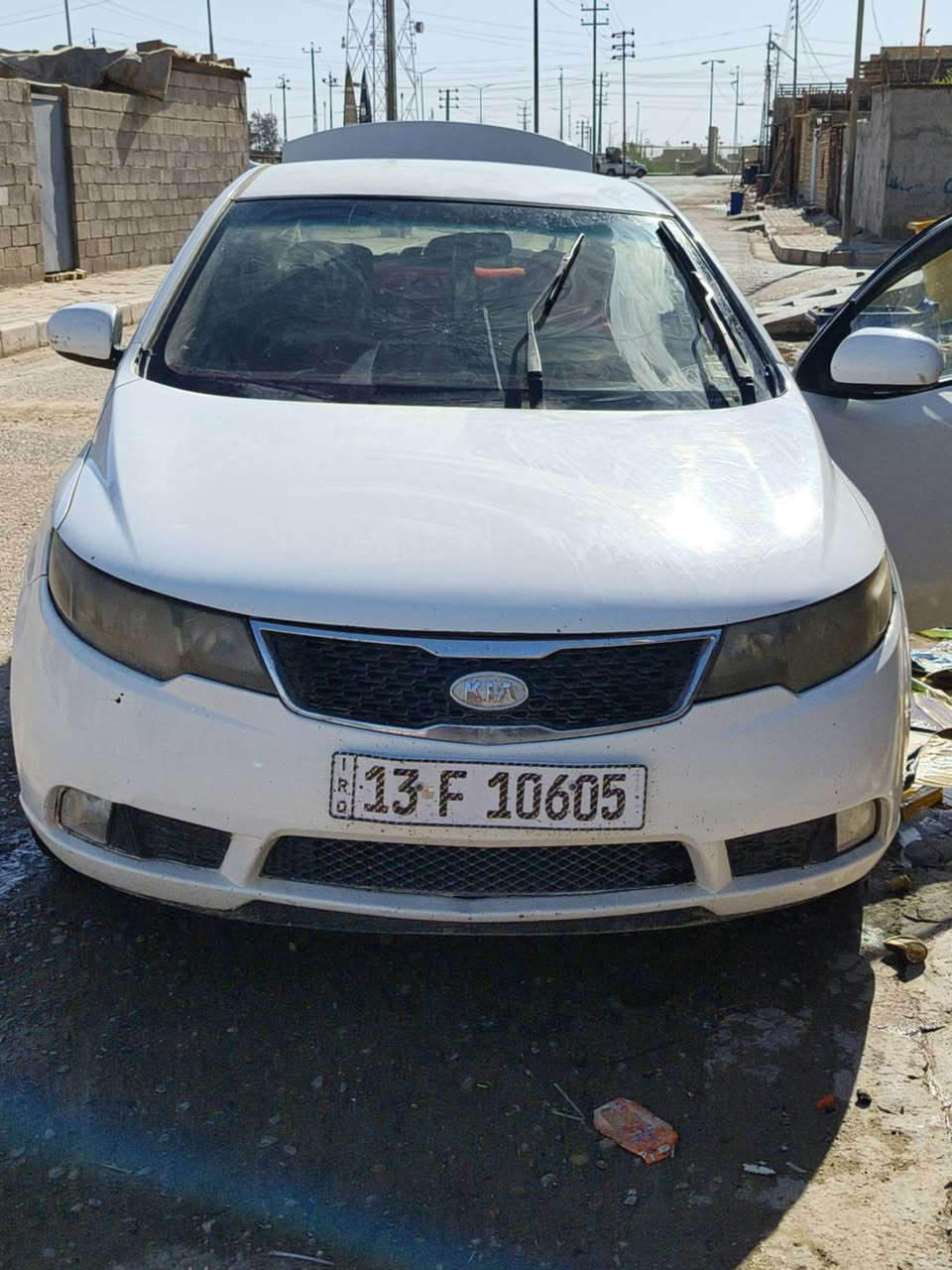 كيه سيراتو موديل ٢٠١٣سنويه ٢٠٢٨بيه جفيه مال جناي حلوه سياره العنوان ميسان الكحلاء سعر ٦٨بيه مجال اني مكلف بل نشر هاذ رقم راعيه ***********
