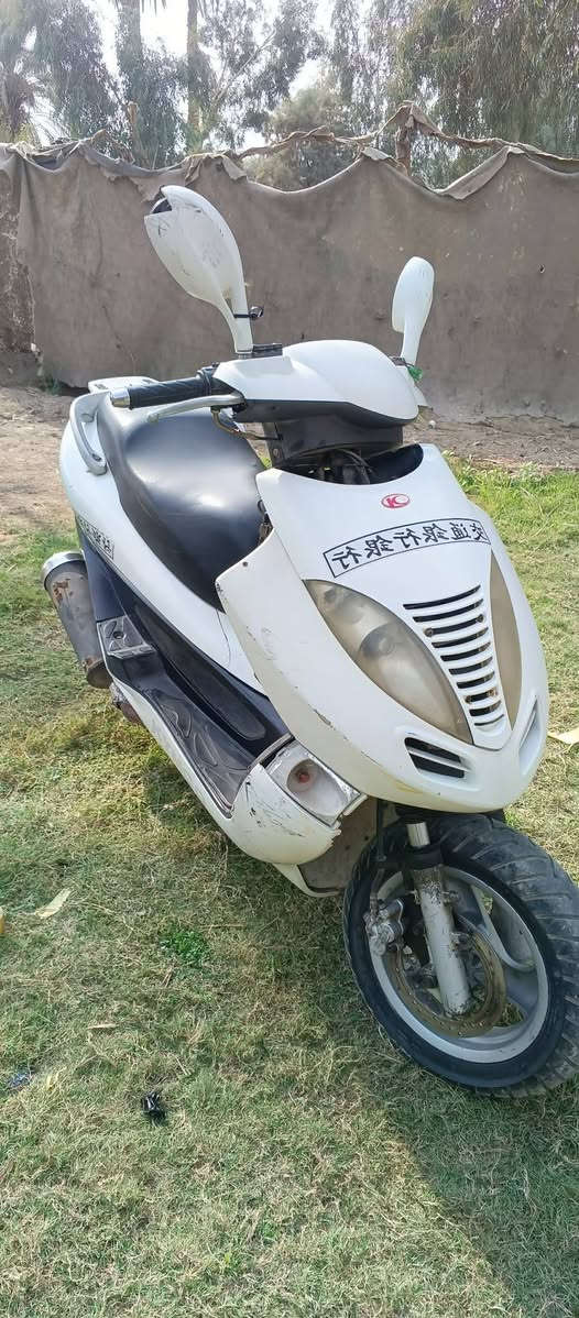 سلام عليكم
دراجه كامكو للبيع 
نقصها بس كابريتر
بابل محاويل 
السعر 350 وبيها مجال 
للتواصل خاص او ***********
