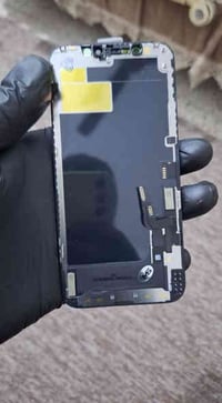 شاشه ايفون ١٢ خلي سعرك وبل عافيه 07700227987