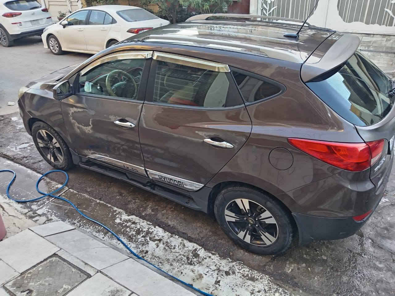 السلام عليكم 
عندي سياره نوع توسان وأرد امريكي موديل 2015 الرقم الجديد بيه بنيد وجاملغ مبدل الاصلي تفصيخ كير ومحرك وصدر كله تمام الحمدلله السياره حلوه والغرفه كلش حلوه  الشراي يتصل على الرقم *********** واتساب فقط السعر 122 العنوان بغداد
بالتوفيق للجميع
