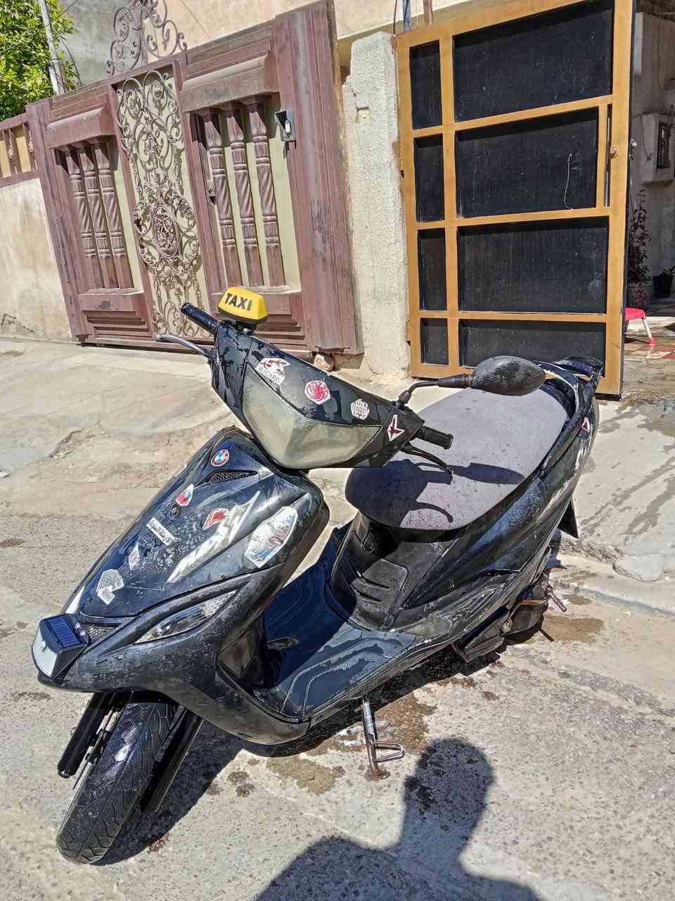 سلام عليكم
دراجة ماكس 140 
كفرات بلاديه ختم واحد ويه المكينه 
دراجه نضيفه ومصروف عليها
دبلات خلفي وامامي جدد 
كهربائيات كامله شغاله 
دوشمه جديده للكشن 
اشاير مثلث هورن كامل مكمل 
سعر 350 بيها مجال بسيط 
للاتصال ***********
مكاني بغداد البياع
