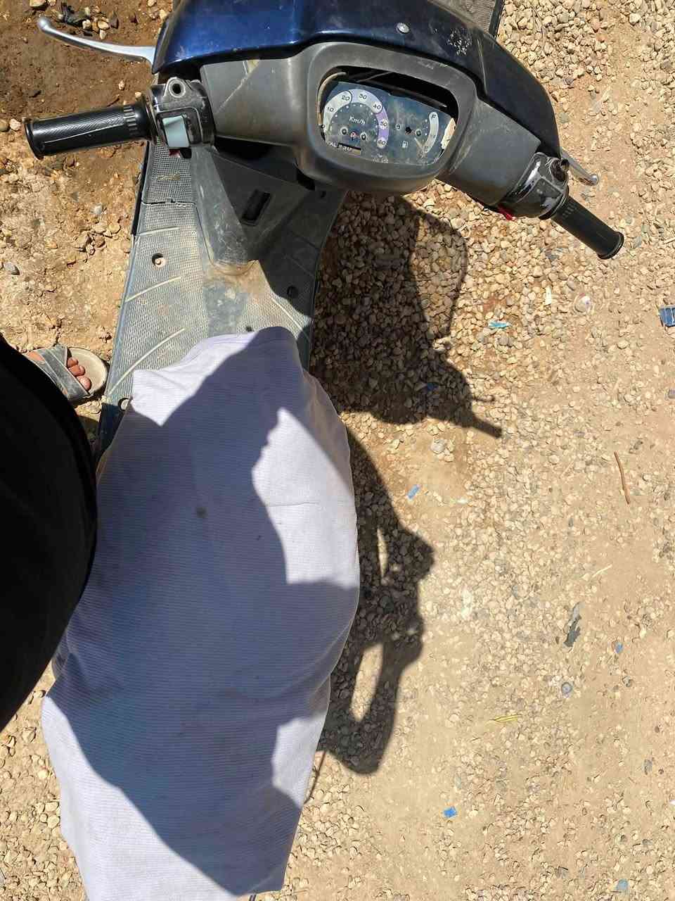 سلام عليكم شباب دراجه منغولي مفتوحه مره وحده شغاله ناقسه بس باتري كهربائيات شغاله هندرواحد تشتغل العنوان 
كربلاء الاتصال على الرقم ***********
