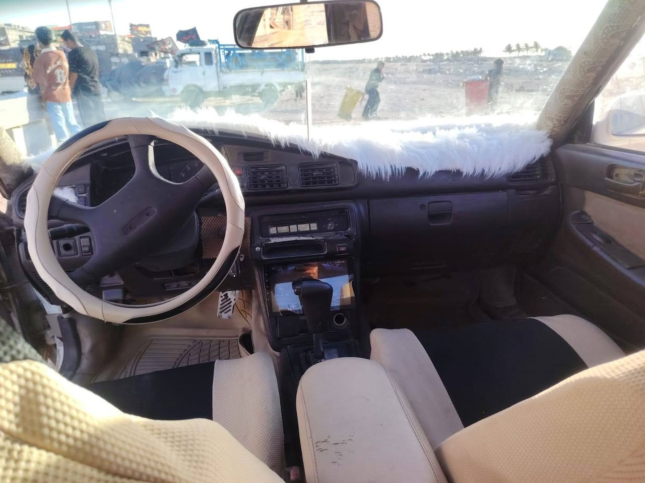 مرحبا مارك كصيف91 كفاله من الضربه القويه والصبغ والكص ونقل وتحويل رقم نكليزي مكينه وكير ونجي جدد دواخلها نضيفه ومدوشمه جلد الارضيه والقماره ودوشمة كشنات جديده شاشه اندرويد كهربايات كلها شغاله تخم تاير ياباني ويلات صبغ حراري بيها معجون لكاط اثر خياسات بسيطه  الاصلي،//مراوس حسب القناعه***********
