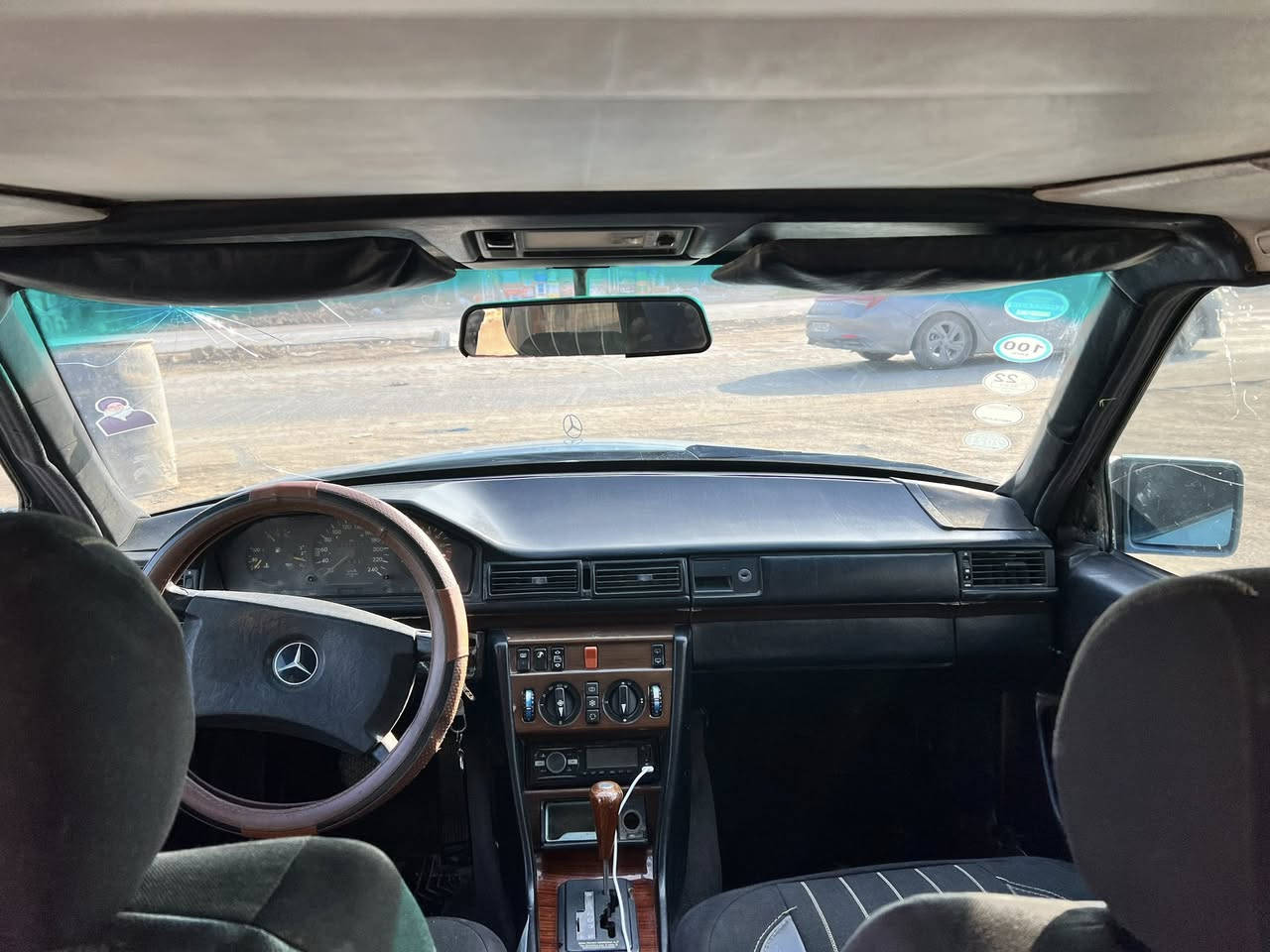 سلام عليكم ورحمة الله وبركاته
مارسدس دبي موديل١٩٩١

كير هستوني شاده 

محركً ثنين ونص ونجي

قواعد دبلات سليمه 

تخم تاير جديد

رقم نجف سنويه ساقطه بل٢٠٢٥/12/10 

ماعليه غرامات 

تحويل ثاني يوم 

سعر45 وبيه مجال 

رقم الهاتف ٠***********
