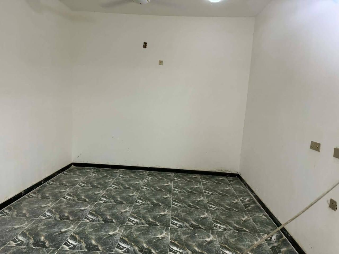 مكتب عقارات ألـــتـوبي
بيت للبيع طابو صرف حي شرطه صوب الصغير 
مساحه 135م سعر85 للستفسار مراجعة المكتب او نتصال ***********
