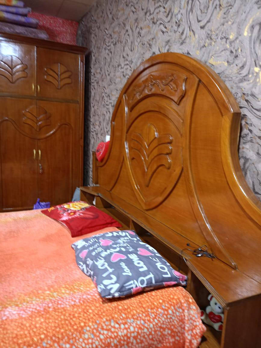 غرفة للبيع صاج تسكام السعر مليون و400 وبيهة مجال العنوان شط العرب ***********
