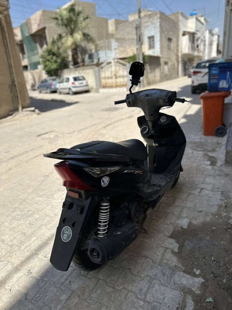 السلام عليكم
ثعلب
دراجه بلاديه وكامله
سلف هندر شغال
مكينه مكفوله 
كابريتر بلاديه 
لايت عالي ناصي
اشاير دبل اشاره شغال
عنواني بغداد الحريه 
السعر 550 
***********
