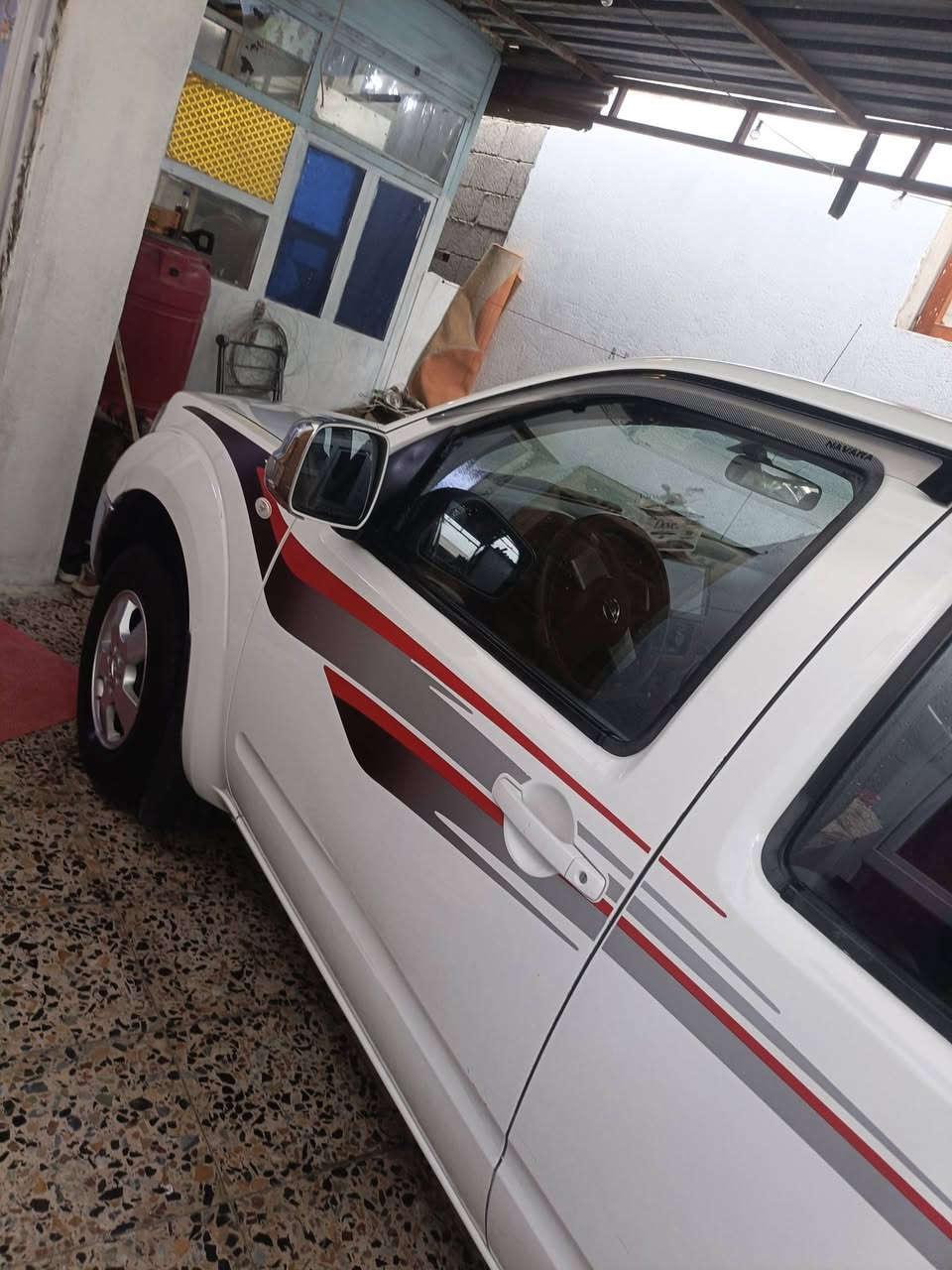 نيفارة 12 محرك مفتوح تجفيت على ايدي كير خير من الله  بيه تعمير بالبدي الجهة اليمنى سيارة كاملة كهربائيات تبريد  جيد جدا ، داخلة هزة السيارة باسمي السعر 95  بغداد شارع فلسطين موبايل 
*********** غير متواجد على الفيس .
