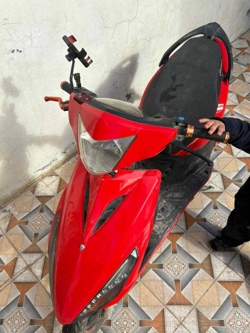 دراجة  ماكس 2025   مابيها اي نقص برغي مامفتوح بيهة  بصمة تشغيل عن بعد  مكان  ديالئ بعقوبة التحرير رقم الهاتف *********** والسعر خاص
