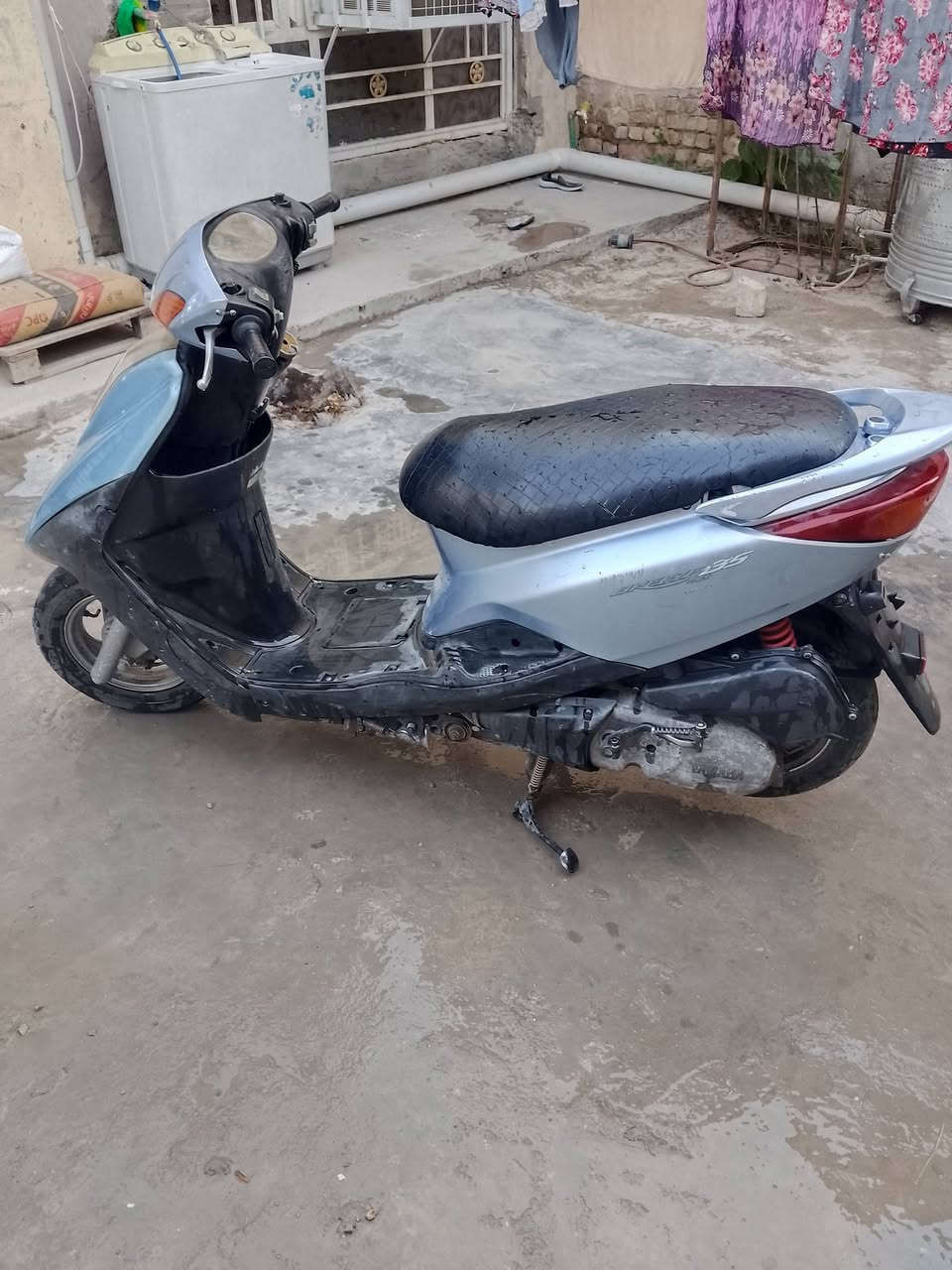 السلام عليكم بريز للبيع بيها نقص قليل شغاله السعر 375  وبيها مجال الرقم ***********

