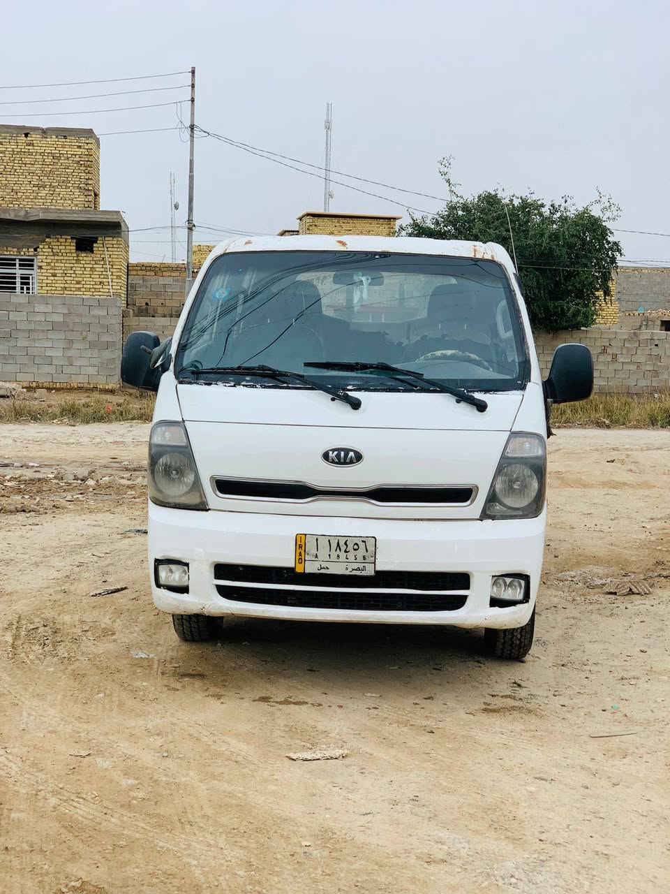 السلام عليكم للبيع كيا دبل قماره موديل 2012
رقم بصره مشروع
 وطني سنويه ل29
محرك كرنفال جديد حداديه جديده 
تخم تاير 
مكان ناصريه 
***********
