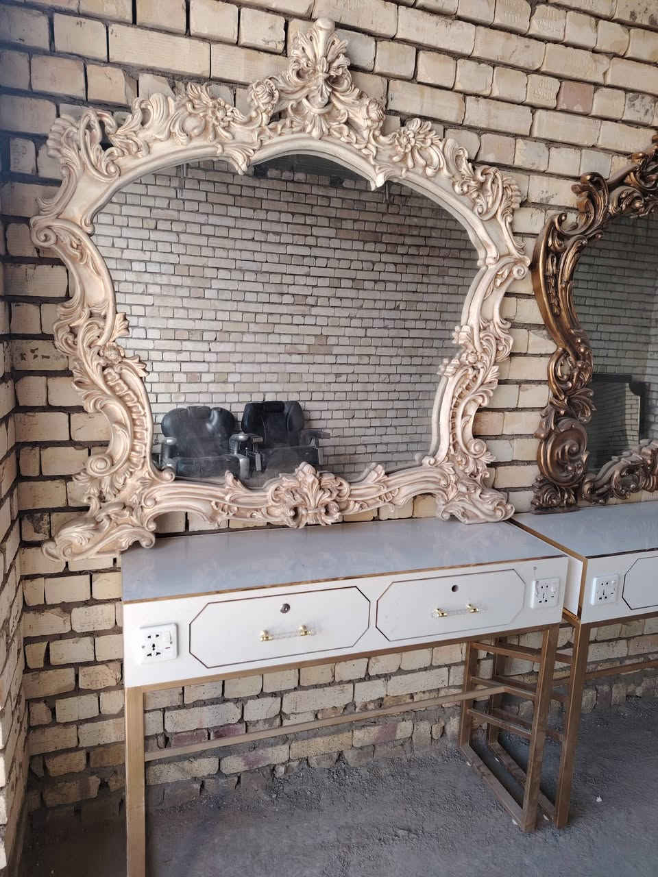 مرايات ما ميوزه ميز اظافر البيع ونظيفات مكان بابل مدينه القاسم //*********** //***********
