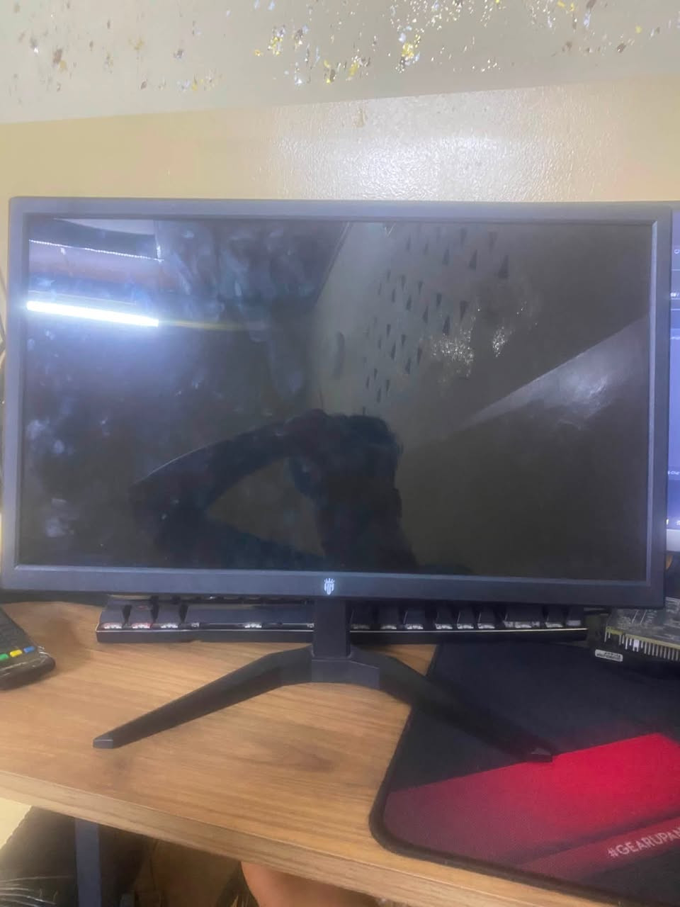سلام عليكم قطع pc لبيع
شاشة حجم ٢٢ 60هيرتز بيه سبيكرات نظام محوله ٢٠ wt اقتصاديه بل كهرب سعره 65 
كرت شاشه gtx 1050ti asus rogحرارته 65 تحت الضغط سعره 85

بورد h110  m asus مع معالج i5 6402p بورد ومعالج  ابيع سوه سعرهم  75 
الاسعار بيه مجال 
مكاني موصل يوجد توصيل ***********
