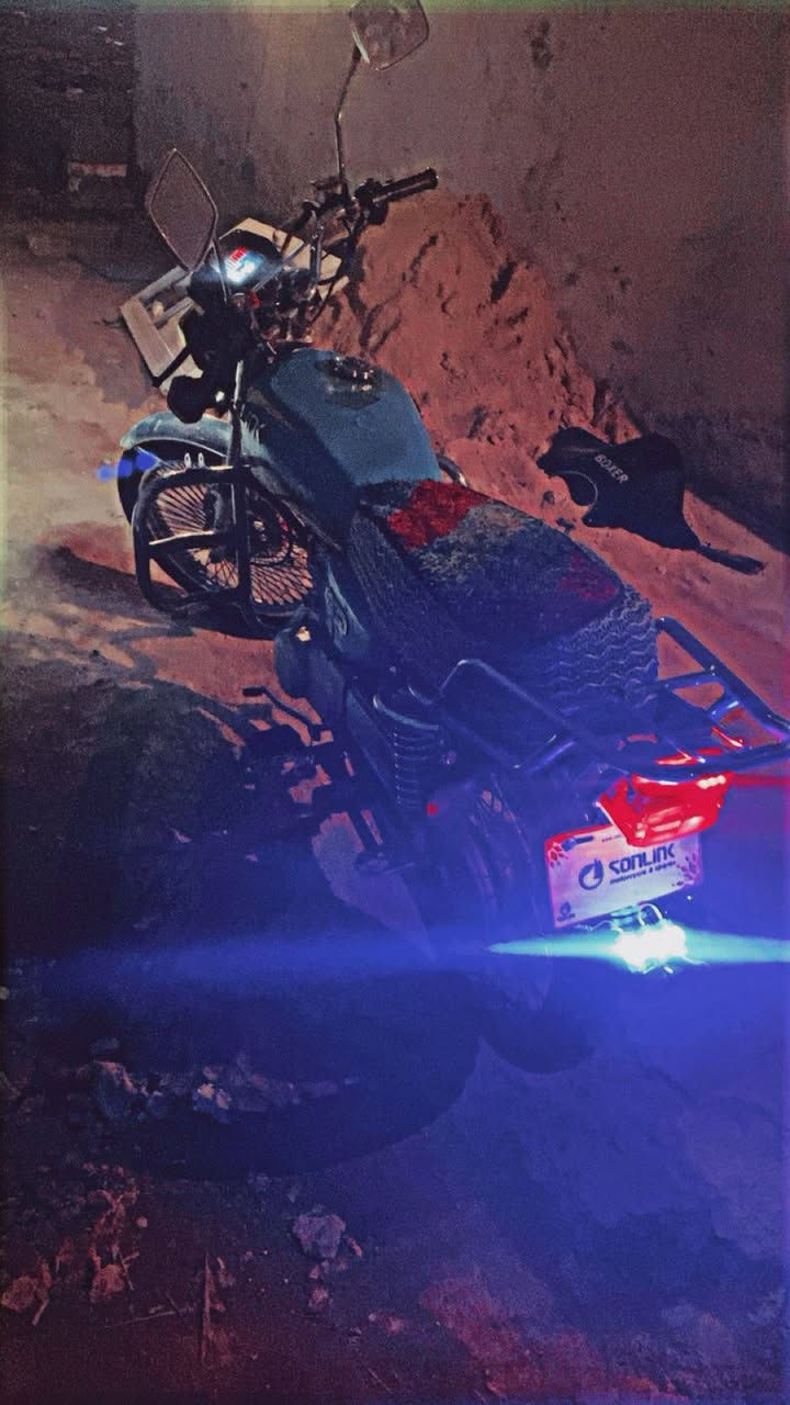 سلام عليكم دراجه سافان موديل 2023 اوراق دراجه نضيفه مال شغل تفاصيل اكثر بل خاص بغداد غزاليه سعر 550 وبيه مجال شي بصيط *********** وتساب
