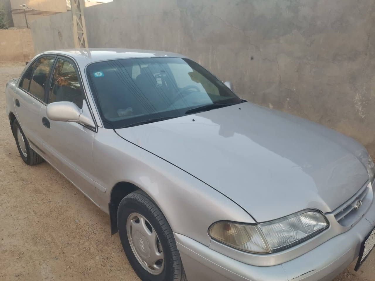 سلام عليكم  مكلف بنشر (***********)
سوناتا تو بلاديه
موديل 1993
تخم تاير 
صدر جديد
سيارة تبريد بيهة بس كمبريسر محروك
سعرة 48 وبيهة مجال
شرط تحويل سيارة مكفوله كله ع بلاد
كير عادي  مكان سيارة الانبار قضاء هيت
