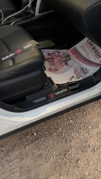 شرائط حماية العتبة • كربون فاخر • شعارات سيارات