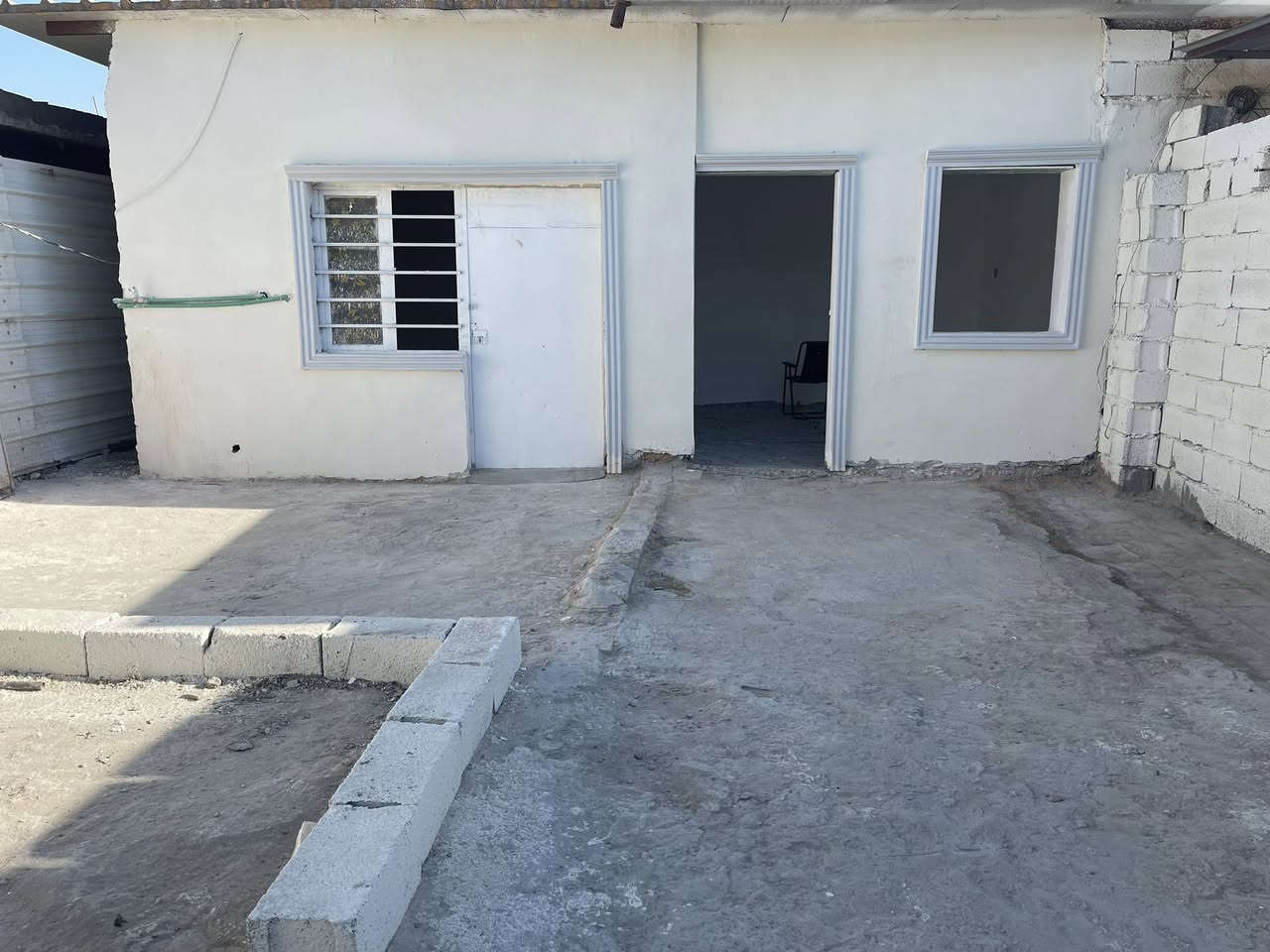 السلام عليكم للبيع بيت تجاوز مقابيل قاعه باور هاوس بيت غرفه استقبال مطبخ كراج چبير مساحه وره البيت مرمم جديد كله جديد كهرباء مي جص بورك كله جديد بعده ممسكون الي مهتم يتواصل ويه صاحب البيت واتساب ***********
