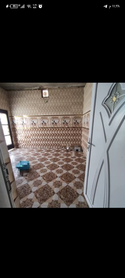 السلام عليكم
بيت ركن للبيع ، حي الصمد  قرب جامع المصطفى.. وقريب على جامعة النبراس 
وتبليط من جميع الجهات 
مساحه البناء 150 والأرض  350 
البيت جاهز من كلشي ،كهربائيات وسيراميك ومجصص .. بس تجيب غراضك  وتكعد ،، يتكون من غرفتين وهول وربعه ومطبخ وكلدور  .. 
للتواصل والاستفسار أكثر اتصل***********
