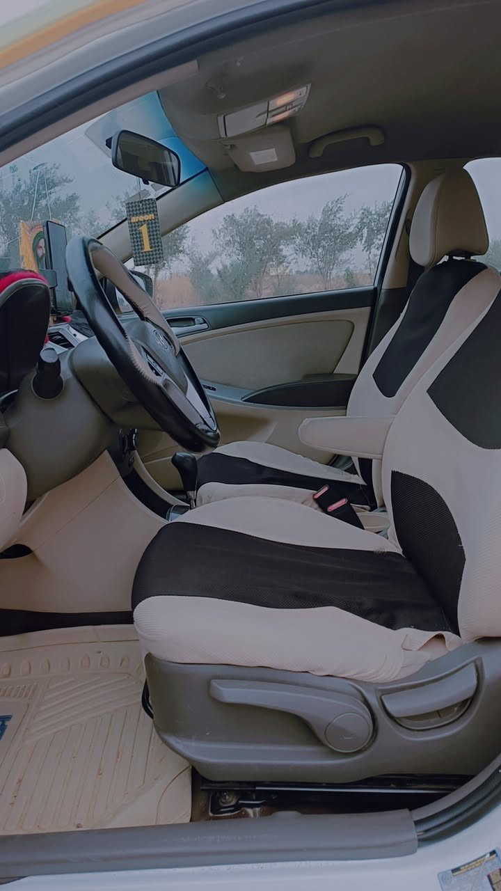 السلام عليكم من رخصت الادمن اكسنت 2013/وارد امريكي حادث ربع جاملق امامي فقط بدون دواخل  مصفره هيه وقرامات مكينه (1600)GDi)لا دخان ولا بخار خير من الله ناعمه كلش تبريد تدفه السعر. 85) وبيه مجال /*********** ) السياره سنويه بسمي لقايت 2028
