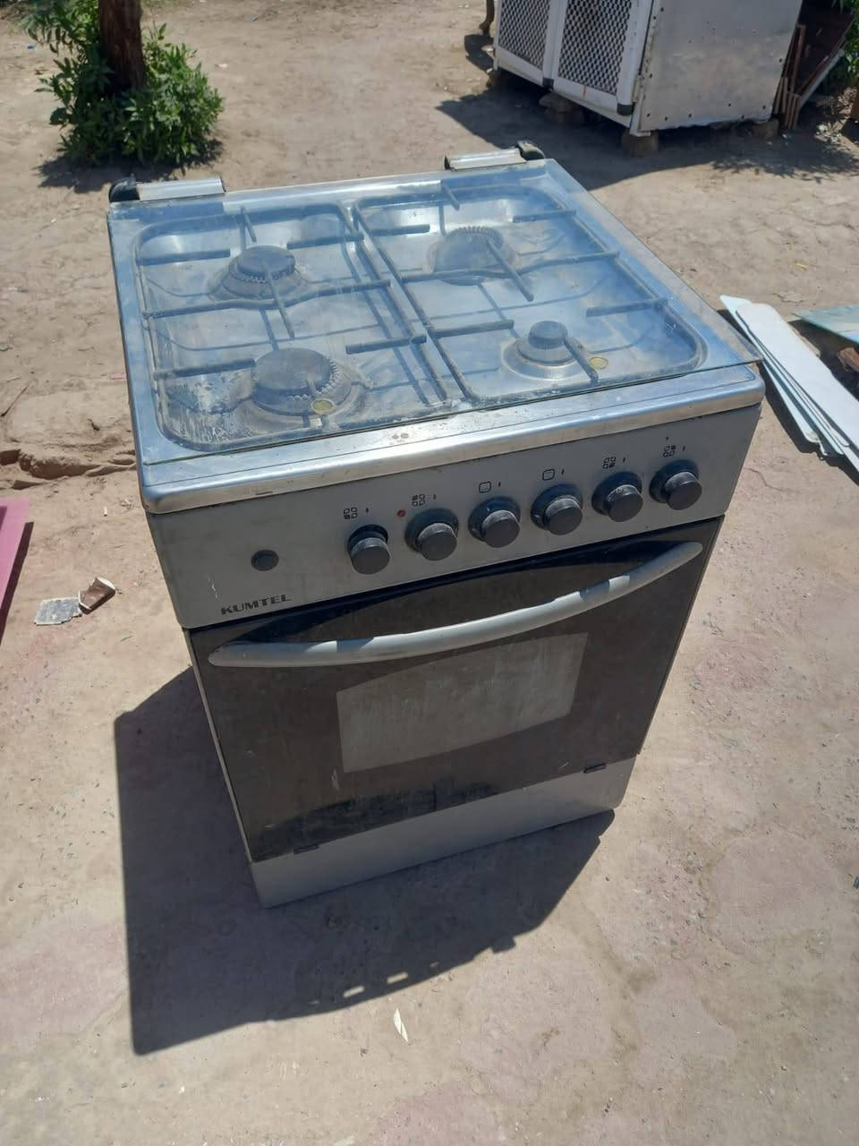 دراجه اطفال جديده شرط الشغل سعرها 60 
طباخ 4 عيون شغال سعره 50
ميز بلازمه ب25
الشراي يتصل بلرقم *********** 
عنوانهن الشطرة
