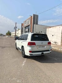 لاند كروز • ٢٠١٠ • بدون ضربه