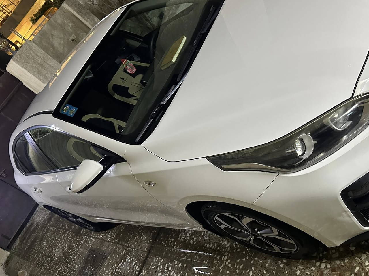 السلام عليكم
سيراتو موديل 2019
خليجية ماشية 122
مواصفات نص 
شاشة 
كامرة 
تحكمات ستيرن 
لايت متحرك
ويل كب
رقم بغداد
السعر 143وبيها مجال بسيط 
مكاني بغداد المشتل 
رقمي***********
