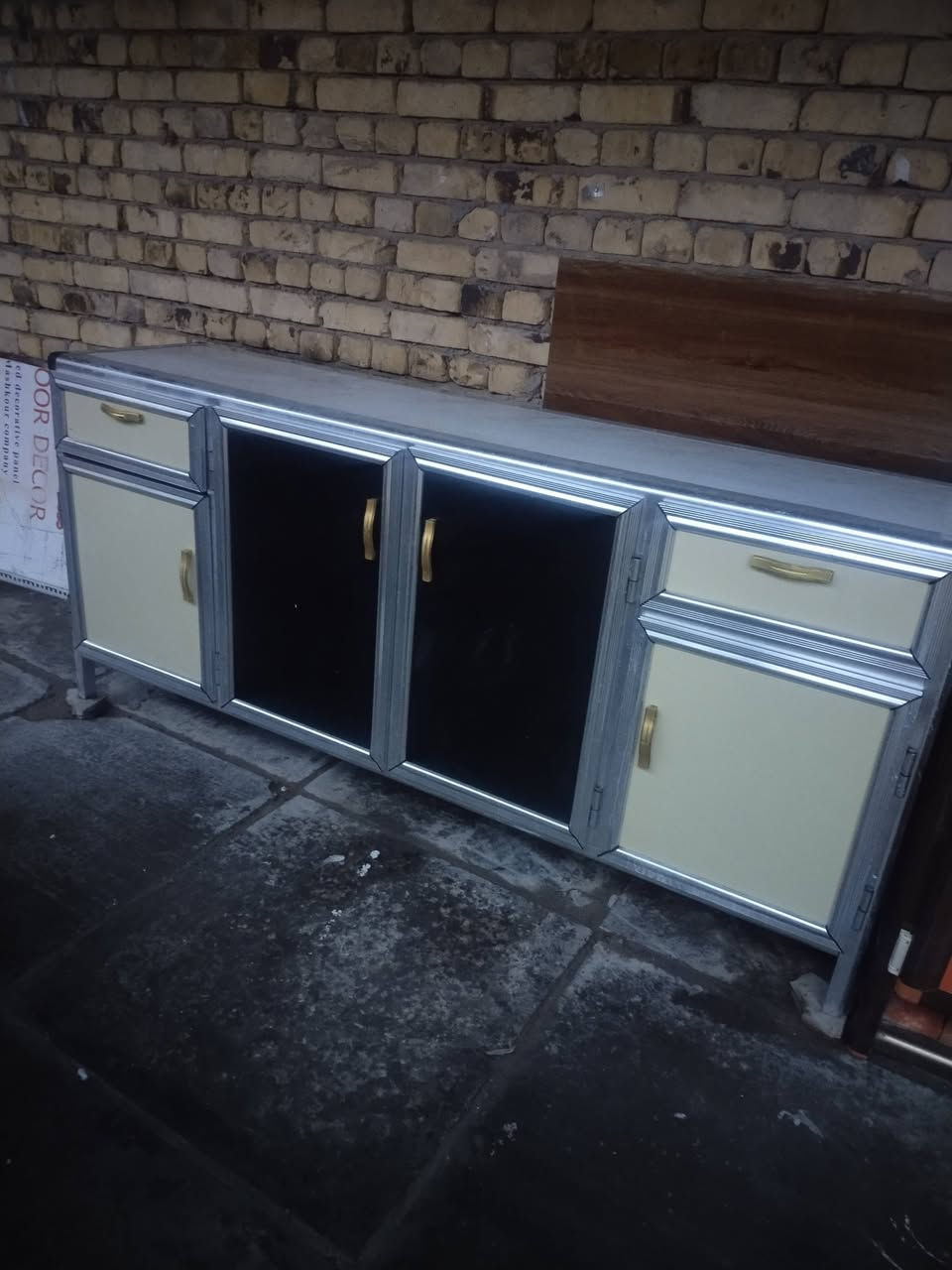 السلام عليكم كاونترات مستخدمات السعر ***********
