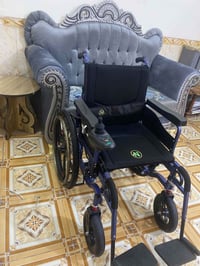 كرسي شحن • نضافة ١٠٠٪ • القاسم