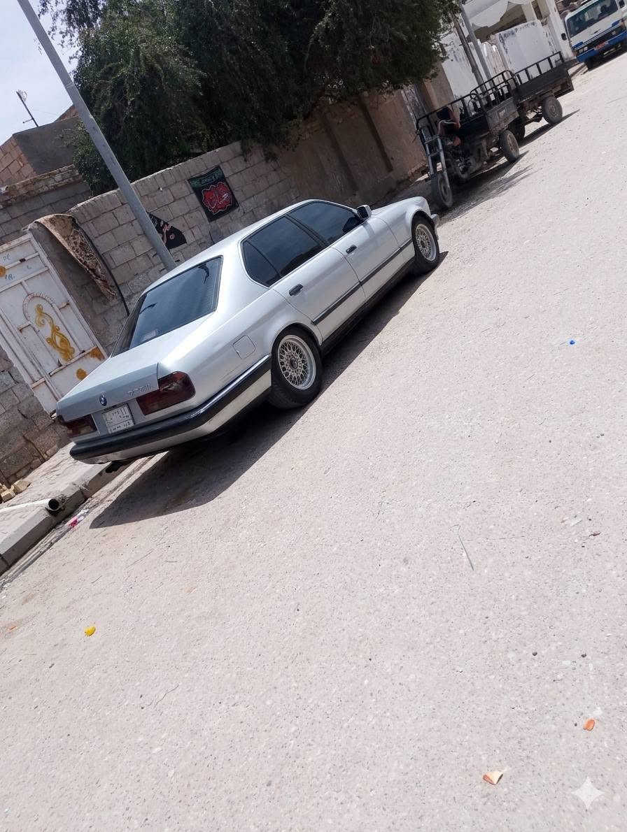 سلام عليكم
للبيع او مراوس 
بي ام 
735iL
93
وذا سايبه وفرق عادي 
مراوس بتكسي 
على وضعيت البلاد 
نقص بس كير وترتيبات بصيطه بل داخل 
تبريد مكينه كهربائيات مكفولات 
سياره شوفت عينك حلوه 
شعدك مراوس نزل 
رقم بصره شرط تحويل 
مكاني سماوه 
***********
