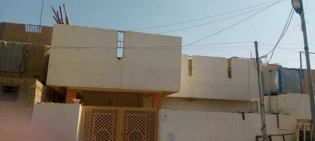 السلام عليكم . للبيع بيت مساحته ٢٠٠ متر شارع ٨ تبليط . المكان الجغيفي الأولى . قرب مدرسة المجد الأهلية . بناء سنة ٨٠  طابق واحد غرف عدد ٢ . هول . أستقبال . مطبخ . طرمه . حديقة . صحيات .. السعر ١٧٠ وبي مجال 
للتواصل عالرقم .....    ***********
***********
***********
