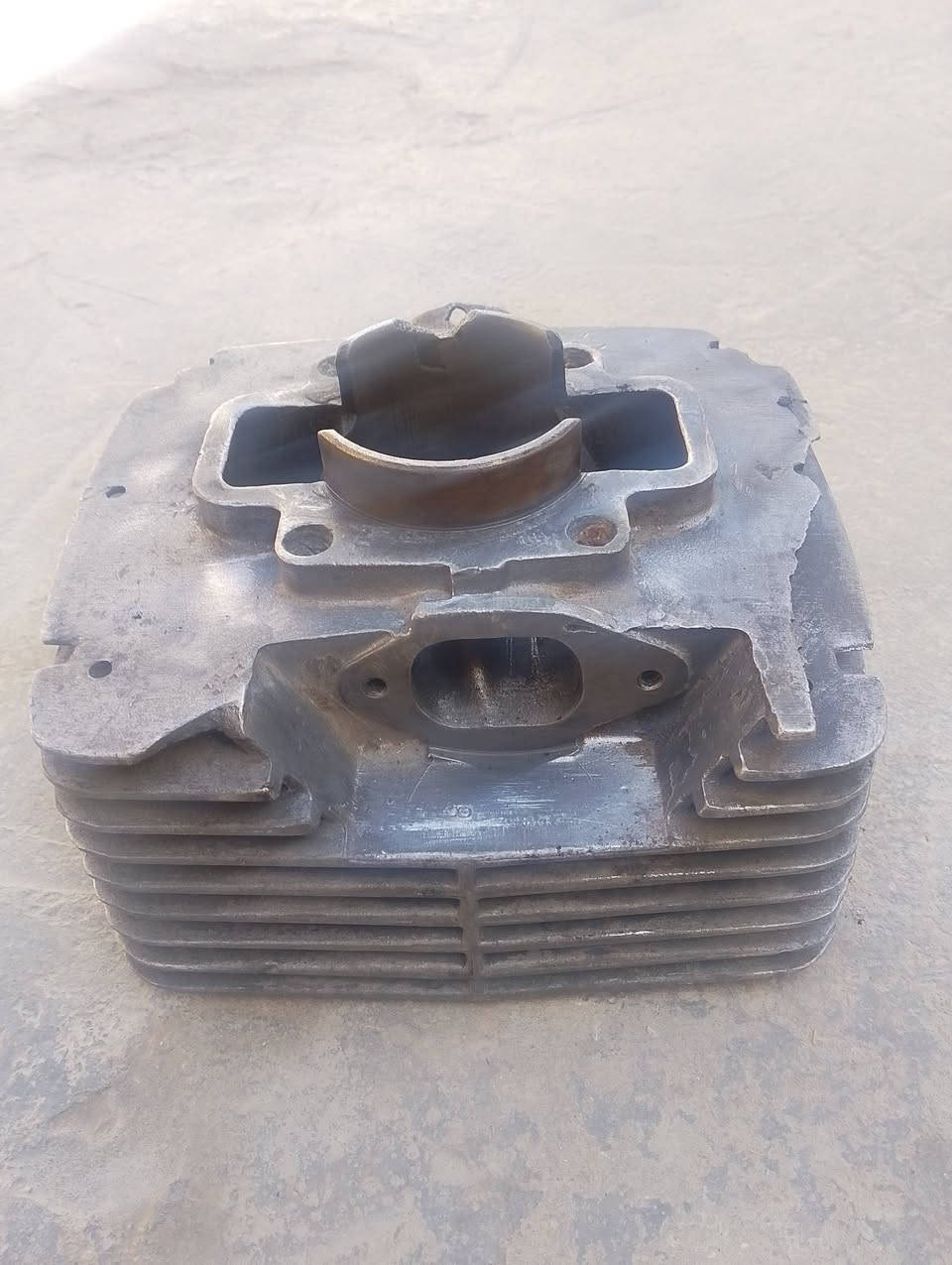 من رخصت مدير الكروب المحترم غراض لبيع غراض نضيفات كلش كلمن وسعره توصيل موجود لجميع المحافظات العراق رقم الهاتف ***********
