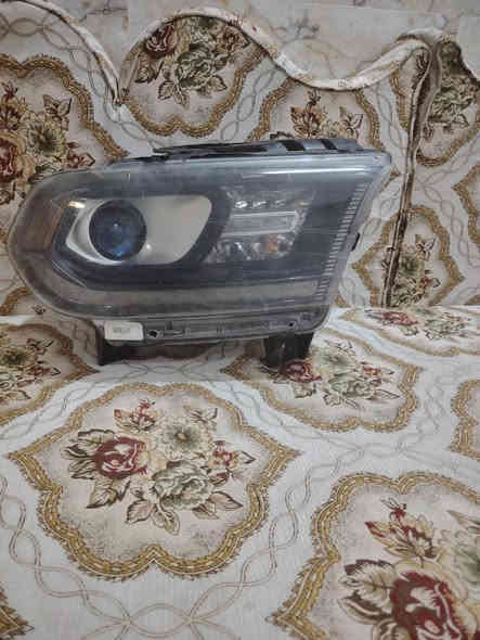 سلام عليكم متوفر لايت ايمن دورنكوا جهه اليمنه اصلي تفصيخ موديل ١٨ سعره ١٧٥ توصيل موجود 
***********
