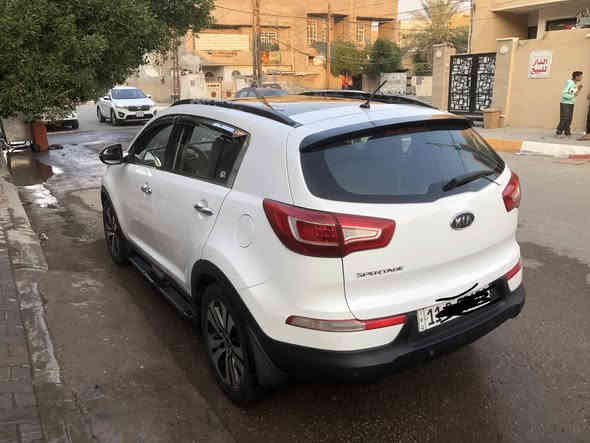 السلام عليكم سبورتج ٢٠١١ فول موصفات ماعدا البصمه بيه قطعتين صبغ وبارد شي قليل بل باب الخلفيه رقم نكليزي بغداد تحويل ثاني يوم كير مكينه مكفولات لسعر ١٢٦ بيه مجال للشراي رقمي ***********
